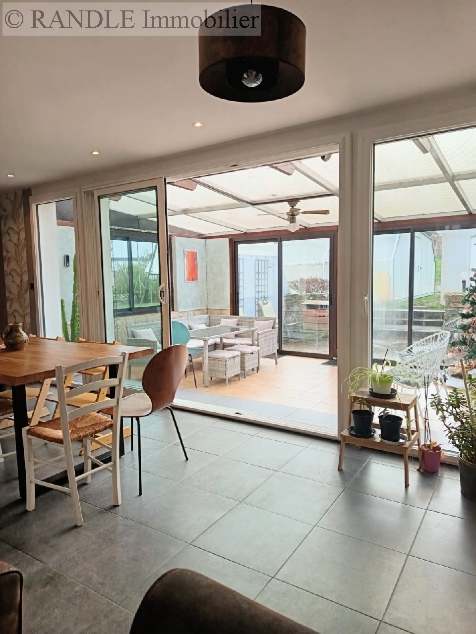 Vente maison - QUEVEN 263 m², 11 pièces