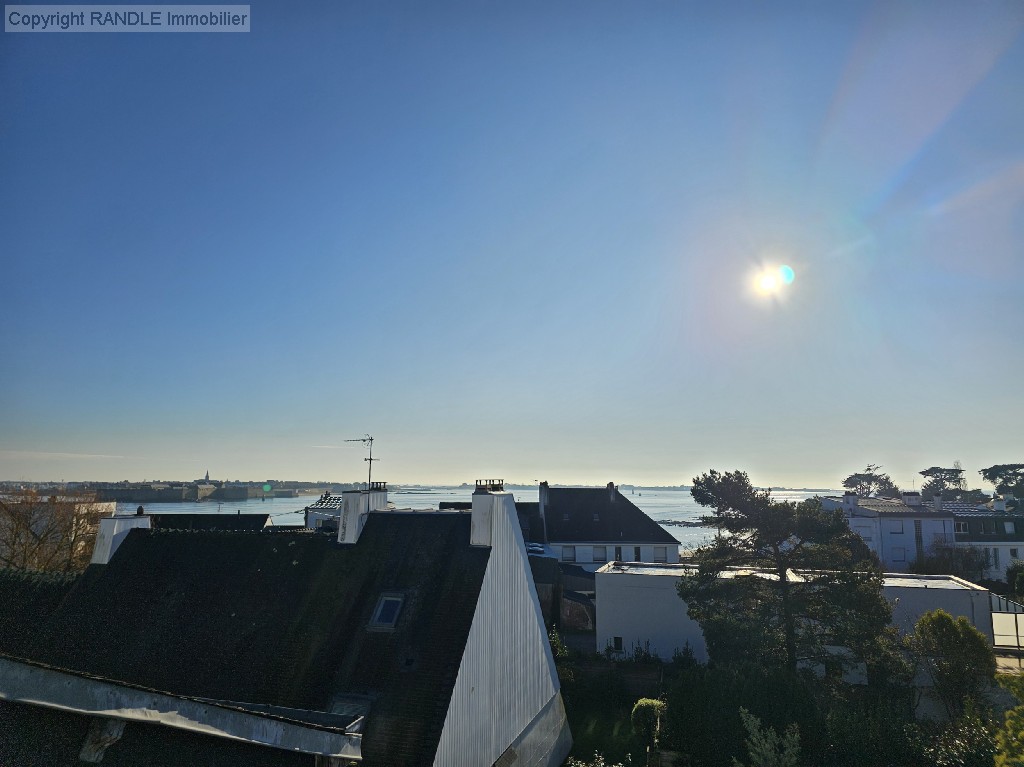 Vente maison - LARMOR PLAGE 235 m², 11 pièces